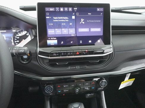 New 2026 Jeep Compass Limited image 16