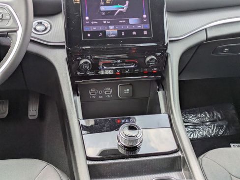 New 2025 Jeep Grand Cherokee L Laredo RWD image 17