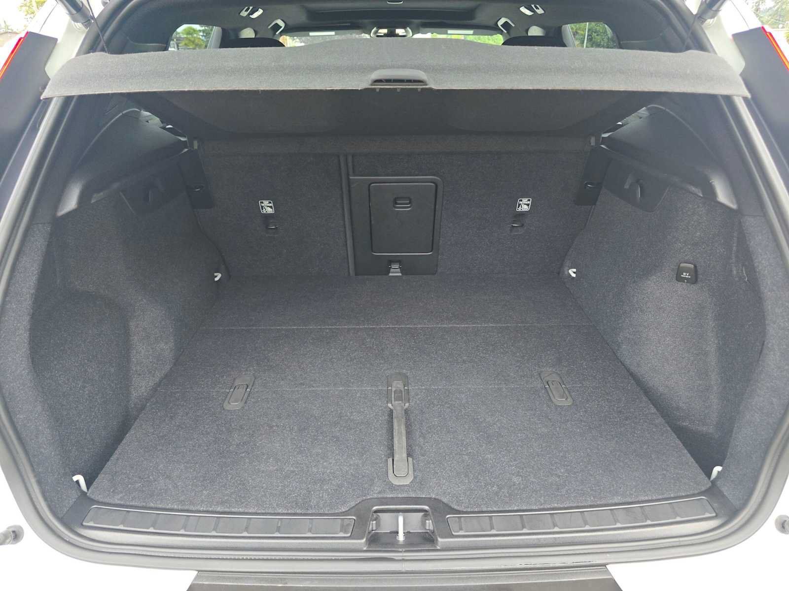 Used 2023 Volvo XC40 Recharge Ultimate AWD/4WD image 14