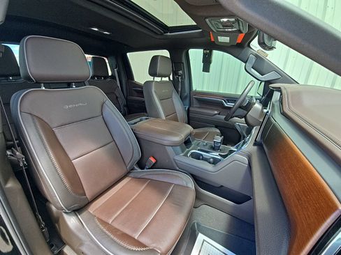 Used 2024 GMC Sierra 1500 Denali AWD/4WD image 16
