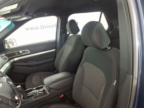 Used 2016 Ford Explorer XLT w/ Equipment Group 201A AWD/4WD image 14