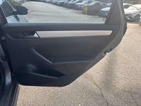 Used 2013 Volkswagen Passat 2.5 SE image 16