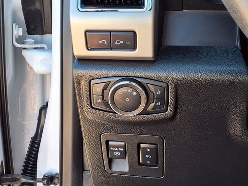 Used 2018 Ford F150 Lariat image 18