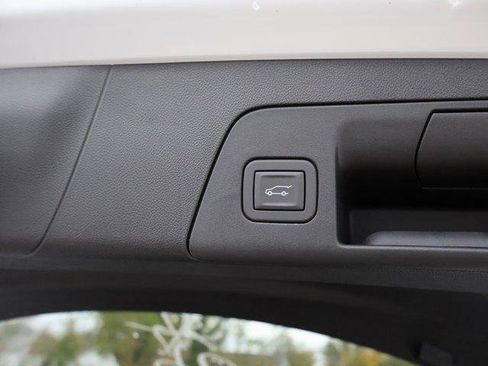 New 2025 Buick Envision Sport Touring image 17