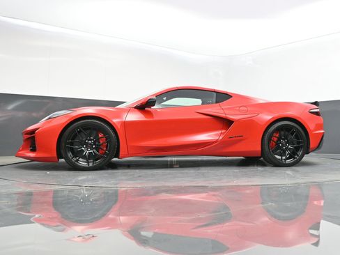 Used 2024 Chevrolet Corvette Z06 w/ Stealth Interior Trim Package RWD image 45
