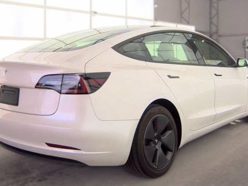 Used 2023 Tesla Model 3 Standard Range RWD image 2