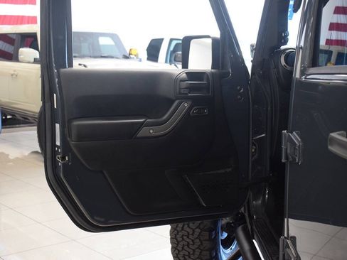 Used 2017 Jeep Wrangler Unlimited Sport w/ Quick Order Package 24S AWD/4WD image 21