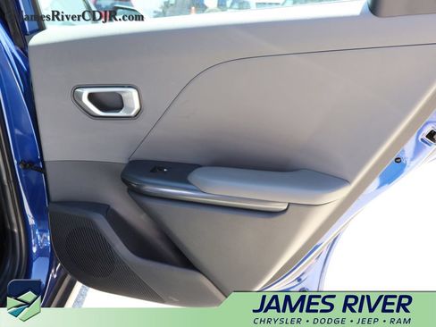 Used 2025 Kia K4 FWD image 11