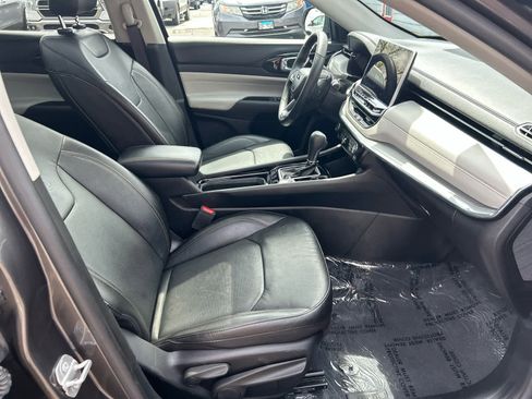 Used 2022 Jeep Compass Limited w/ Sun and Sound Group image 28