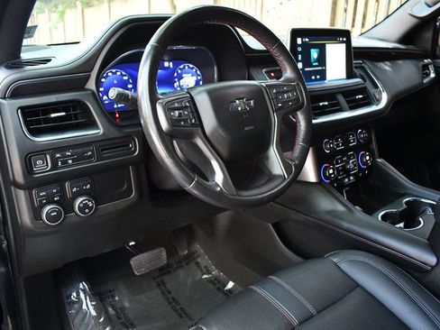 Used 2022 Chevrolet Suburban RST w/ Sport Performance Package image 27