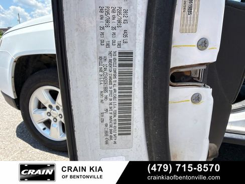 Used 2016 Jeep Compass Latitude FWD image 21