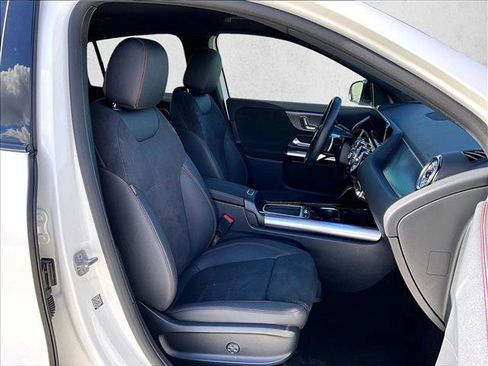 Used 2025 Mercedes-Benz GLA 250 image 9