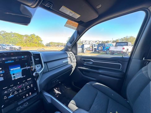 Certified 2025 RAM 1500 Big Horn image 28