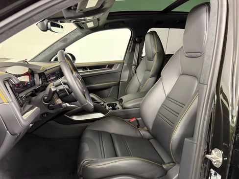 New 2026 Porsche Cayenne GTS image 5