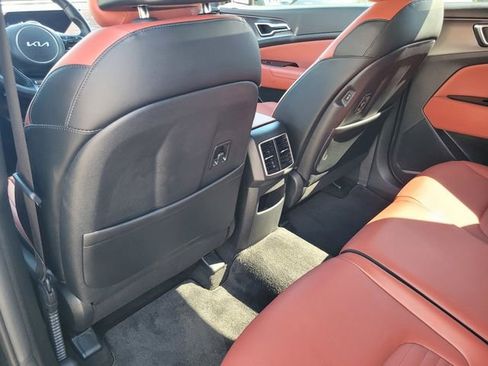 Used 2024 Kia Sportage SX image 12