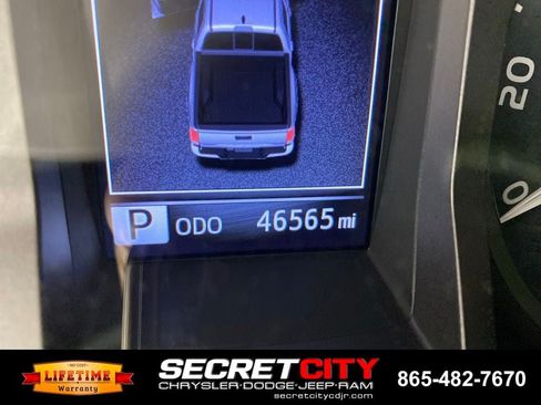 Used 2017 Toyota Tacoma TRD Sport w/ Tow Package (A/T) AWD/4WD image 18