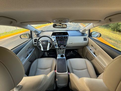 Used 2012 Toyota Prius V Five FWD image 26