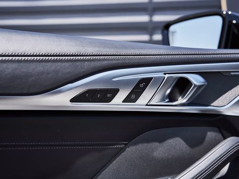 Used 2022 BMW 840i Convertible RWD image 31