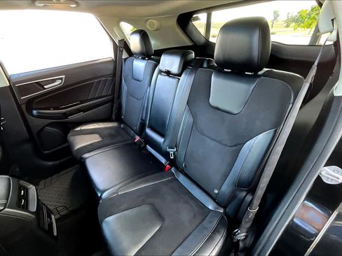 Used 2015 Ford Edge Sport image 18