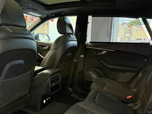 Used 2019 Audi Q8 Prestige AWD/4WD image 29