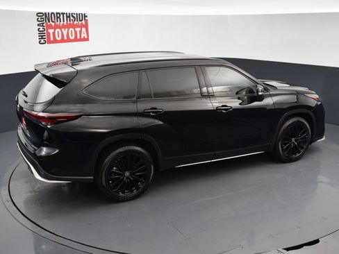 Used 2024 Toyota Highlander Limited AWD/4WD image 24