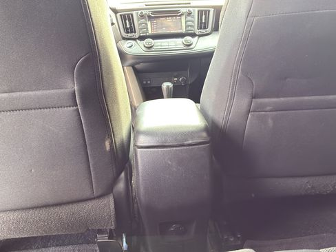 Used 2018 Toyota RAV4 XLE w/ Plus Extra Value Package FWD image 26