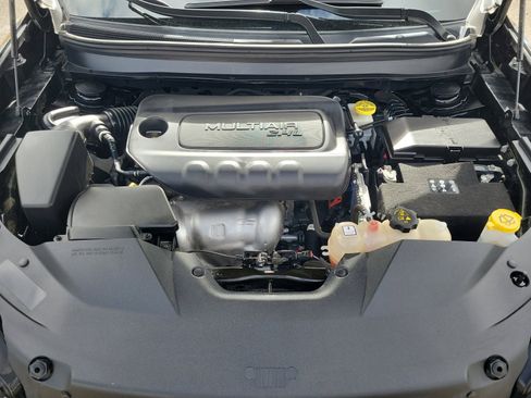 Used 2023 Jeep Cherokee Altitude Lux image 29