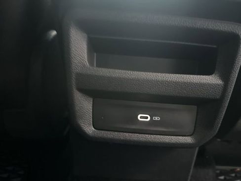 Used 2024 Volkswagen Taos SE image 12