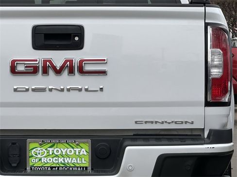 Used 2022 GMC Canyon Denali image 5