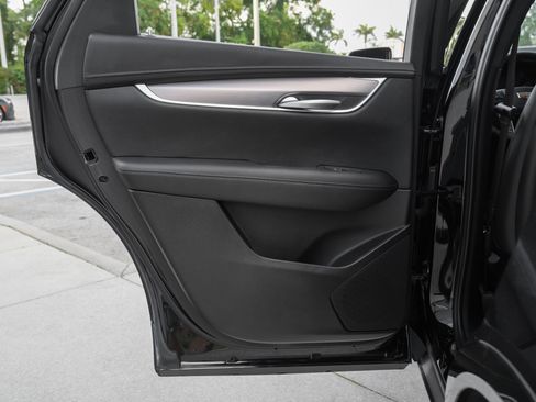 Used 2025 Cadillac XT5 Luxury FWD image 34