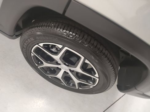 Used 2024 Jeep Compass Limited image 14