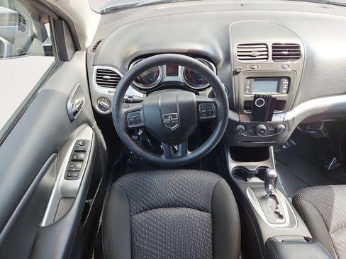 Used 2019 Dodge Journey SE FWD image 11