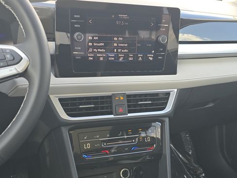 New 2026 Volkswagen Taos SE FWD image 25