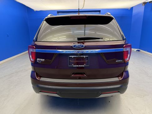 Used 2019 Ford Explorer XLT w/ Equipment Group 202A AWD/4WD image 6