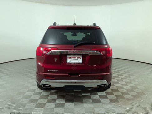 Used 2017 GMC Acadia Denali w/ Technology Package FWD image 4