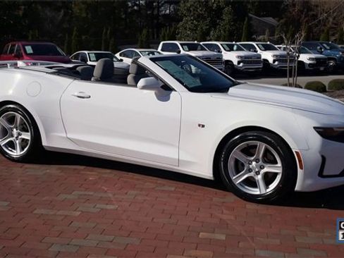 Used 2023 Chevrolet Camaro LT image 3