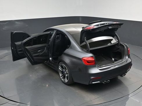 Used 2018 BMW M3 RWD image 30