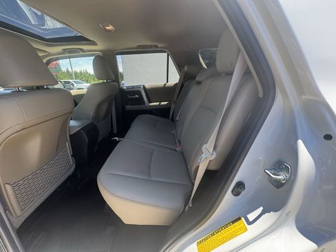 Used 2021 Toyota 4Runner Limited AWD/4WD image 8