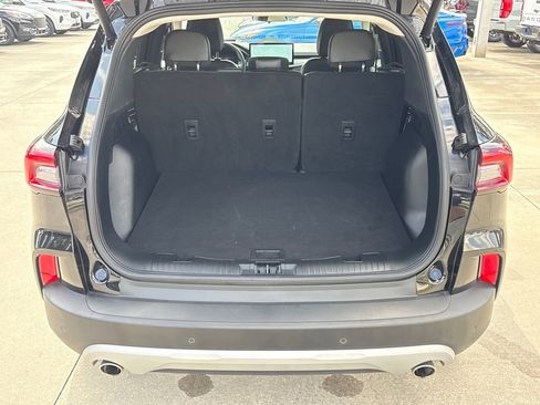Certified 2025 Ford Escape SE image 30