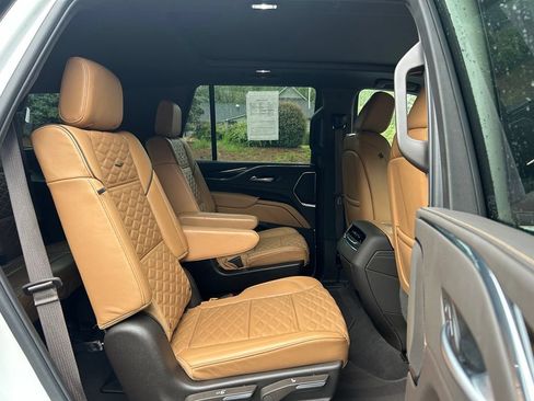 Used 2024 Cadillac Escalade Sport AWD/4WD image 49