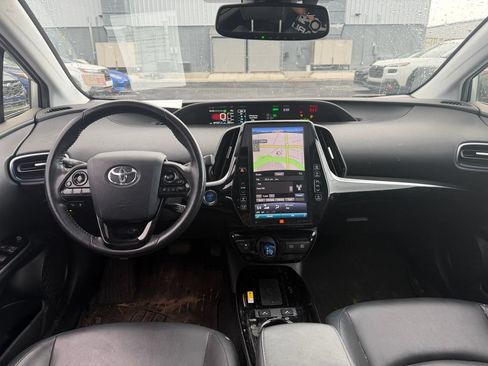 Used 2019 Toyota Prius Limited w/ Premium Convenience Package FWD image 7