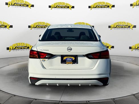 Used 2025 Nissan Altima 2.5 SV FWD image 4