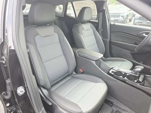 New 2026 Chevrolet Trax LT w/ Driver Confidence Package FWD image 12