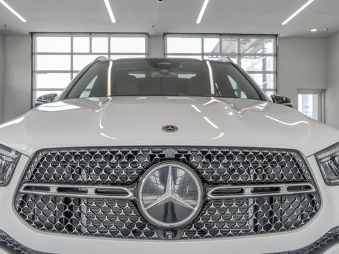 Certified 2025 Mercedes-Benz GLE 450e 4MATIC image 23