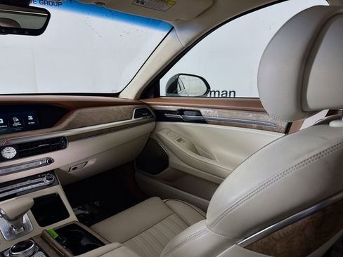 Used 2021 Genesis G90 5.0 Ultimate image 25