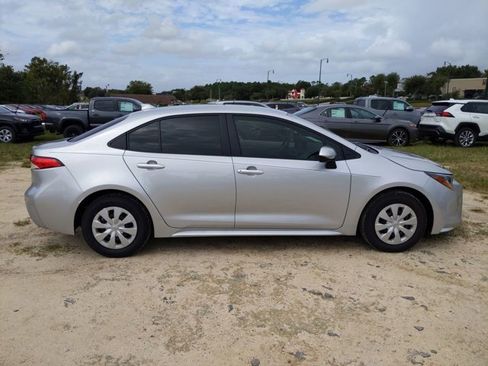 Used 2021 Toyota Corolla L image 3