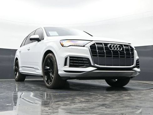 Used 2023 Audi Q7 3.0T Prestige w/ Prestige Package AWD/4WD image 38