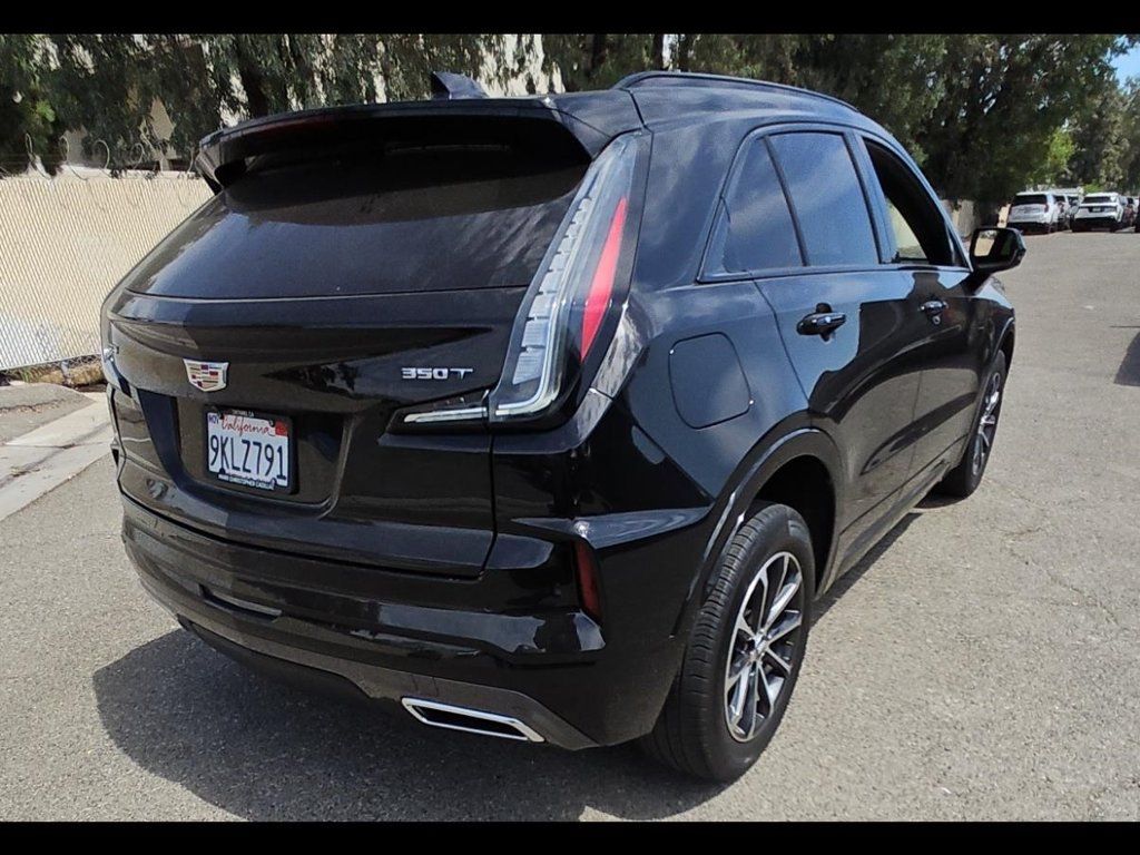 Used 2024 Cadillac XT4 Sport w/ Cold Weather Package FWD image 5