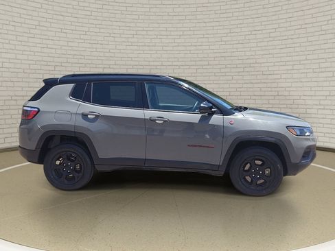 Used 2023 Jeep Compass Trailhawk AWD/4WD image 4