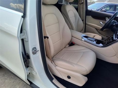 Used 2021 Mercedes-Benz GLC 300 image 23